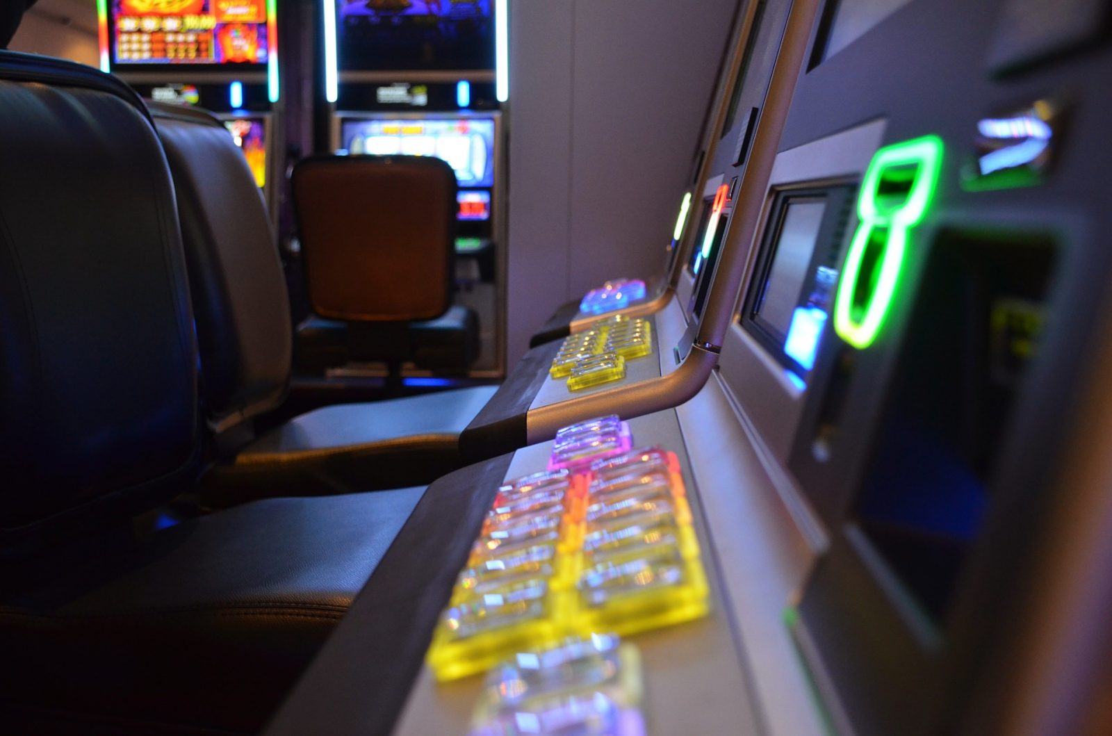 Why You Should Play Online Slot in HOYE55?